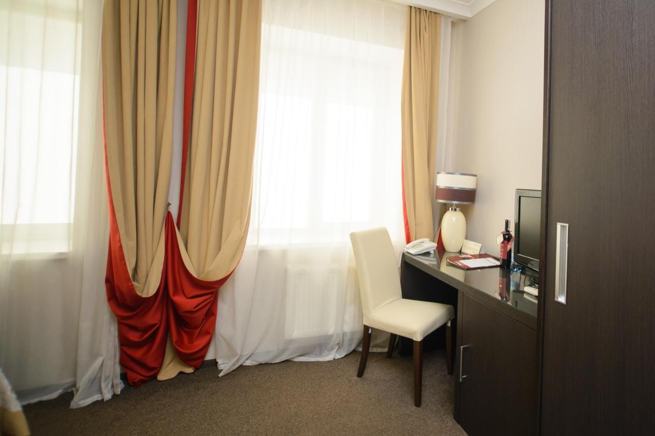 Optima Collection Kharkiv Hotel Extérieur photo